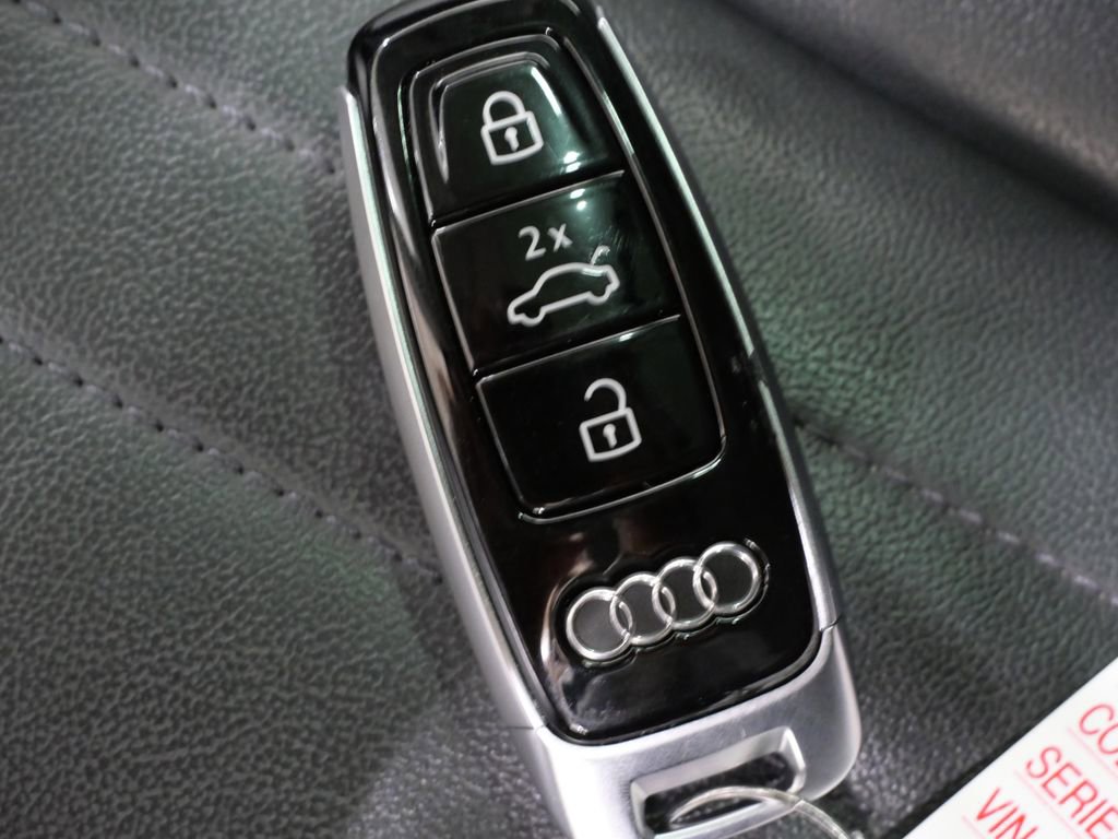 Used 2023 Audi e-tron Premium w/ Convenience Plus Package AWD/4WD image 29