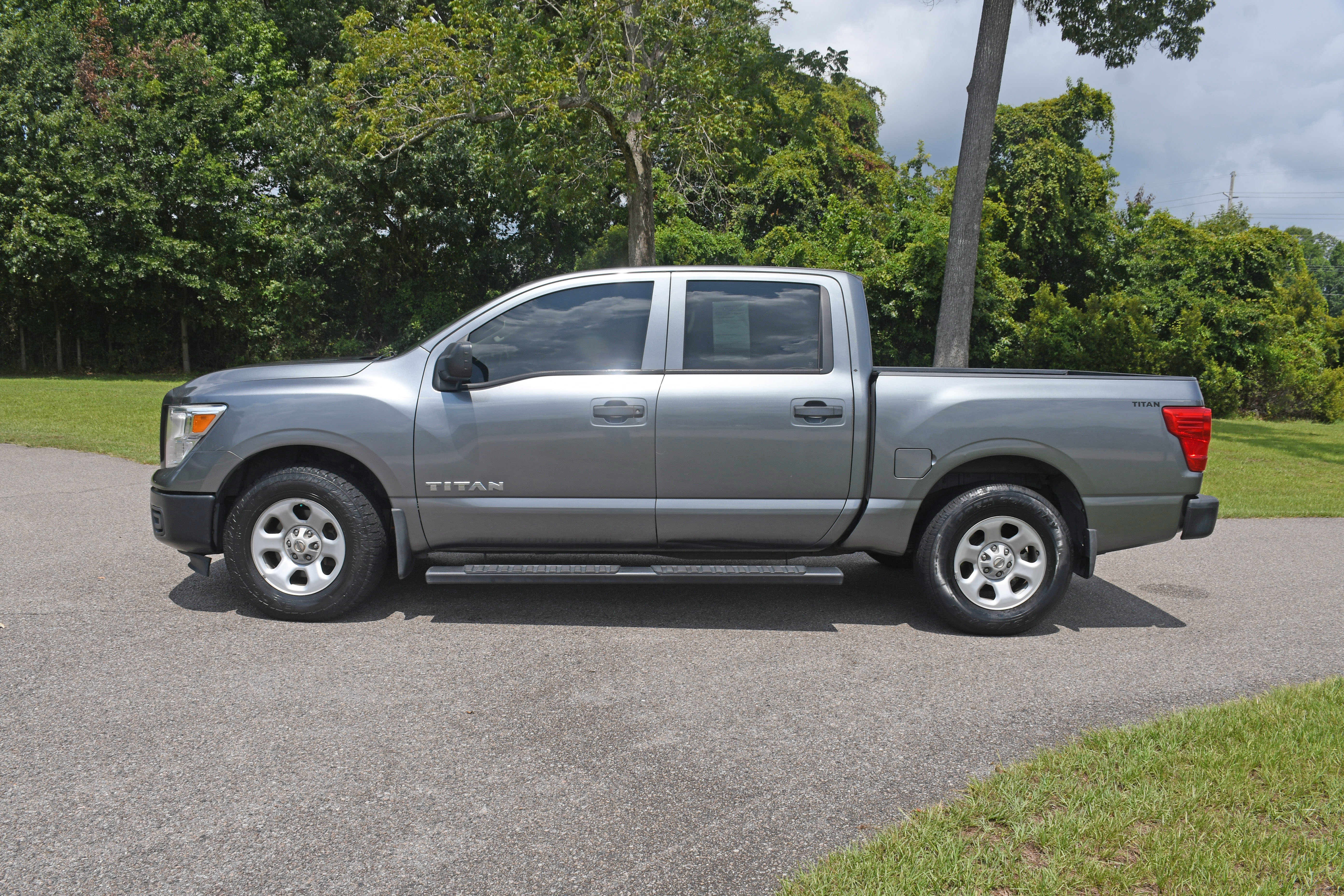 Used 2017 Nissan Titan S RWD image 2