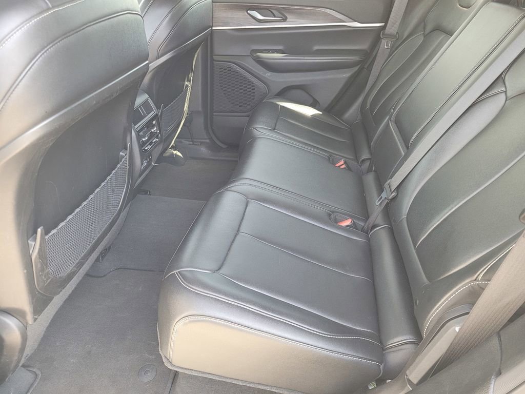 Used 2023 Jeep Grand Cherokee Limited w/ Trailer Tow Prep Group (B) image 7