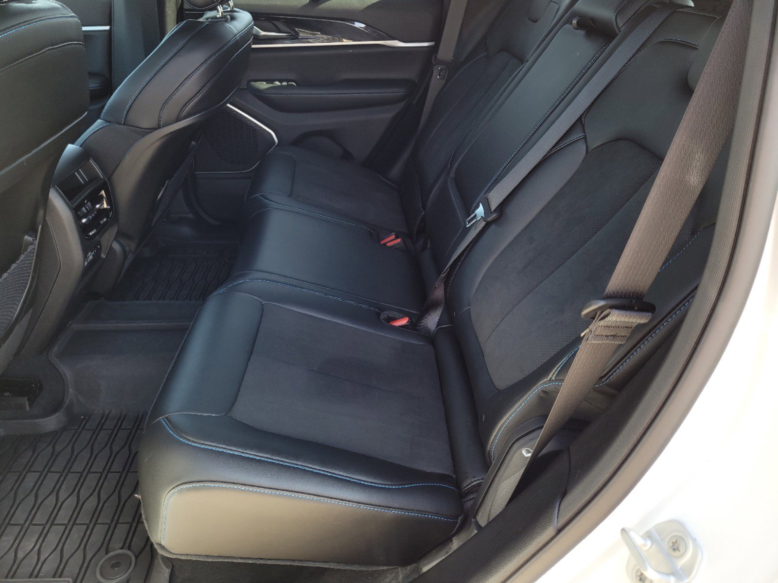 New 2022 Jeep Grand Cherokee Trailhawk w/ Advanced Protech Group II image 11