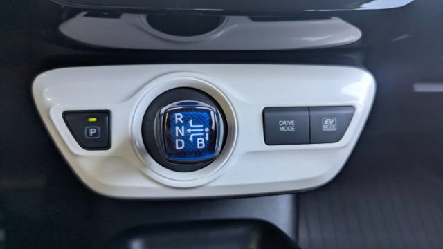 Used 2017 Toyota Prius Two w/ Prius Two Safety Plus Package FWD image 36