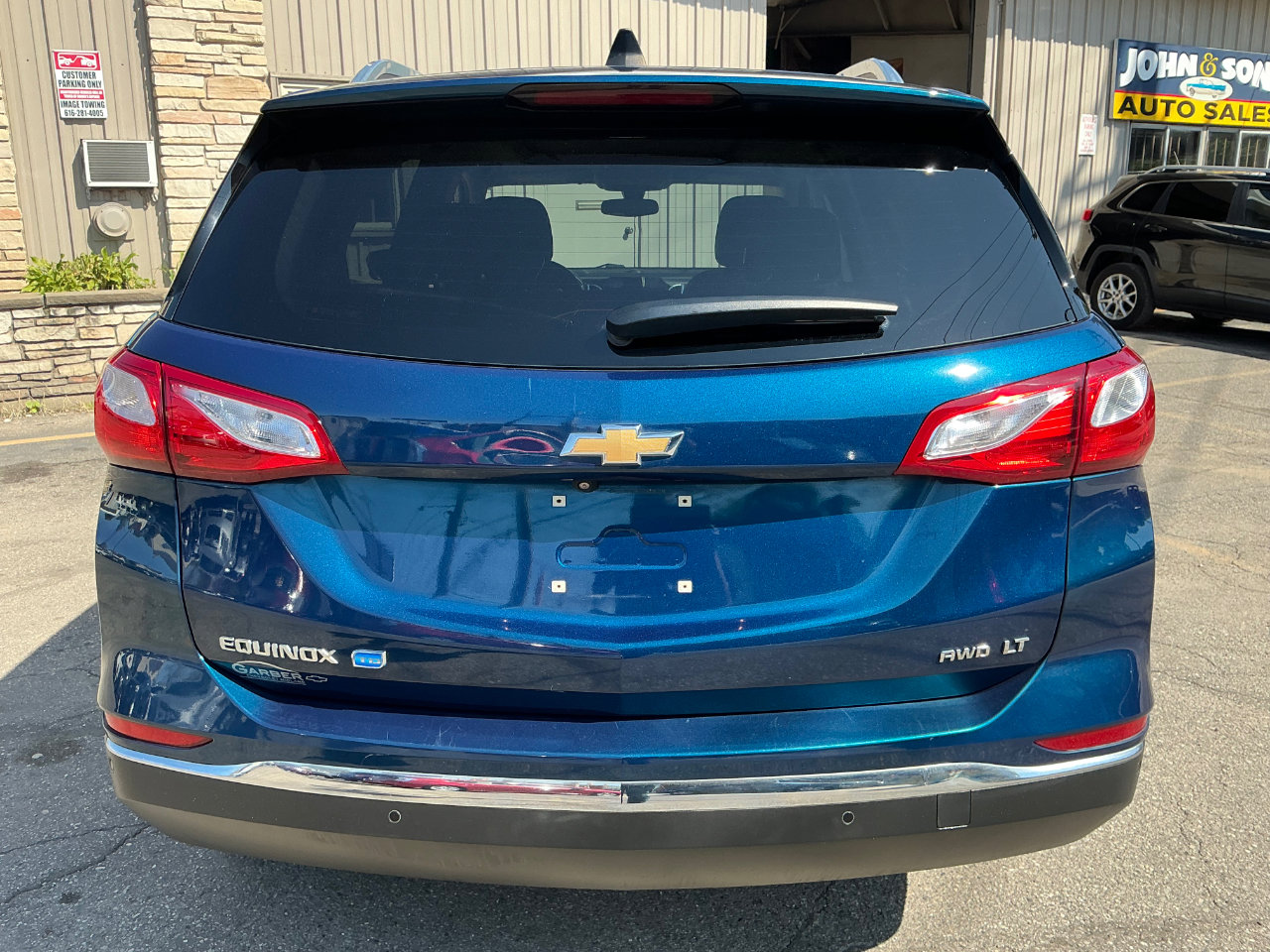Used 2019 Chevrolet Equinox LT w/ Sun & Navigation Package image 4