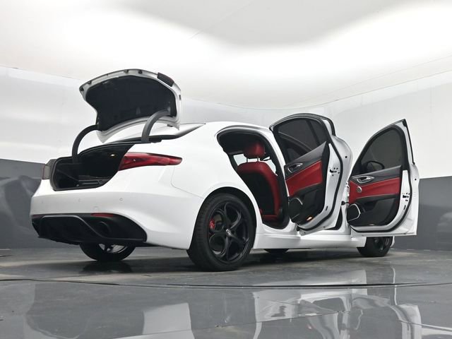 Used 2021 Alfa Romeo Giulia Ti Sport image 61