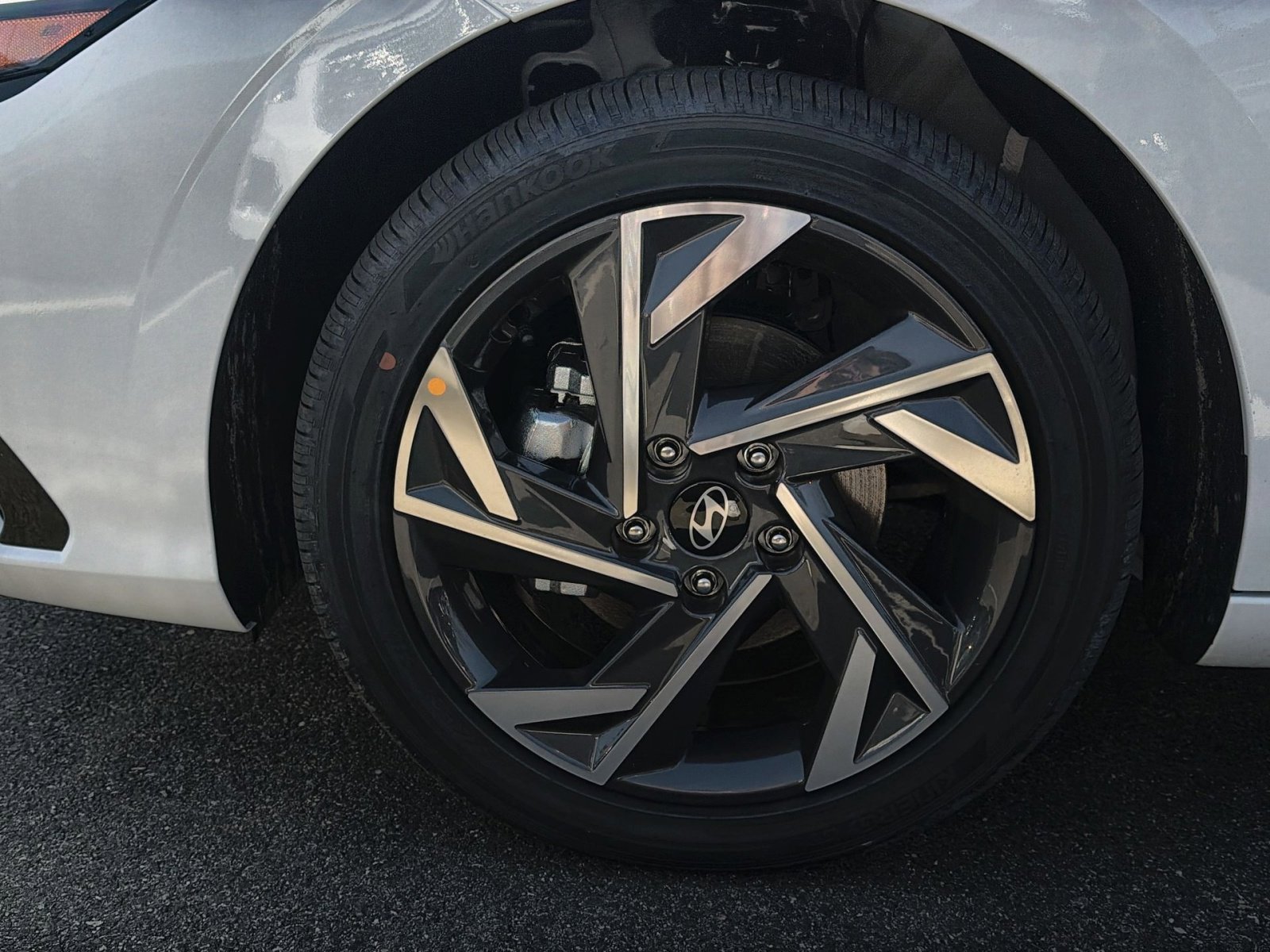 New 2026 Hyundai Elantra Limited image 12