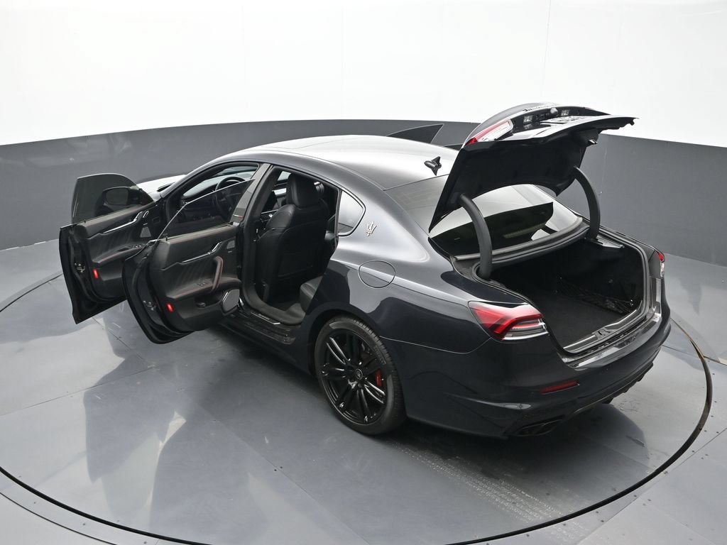 Used 2022 Maserati Quattroporte Trofeo RWD image 25
