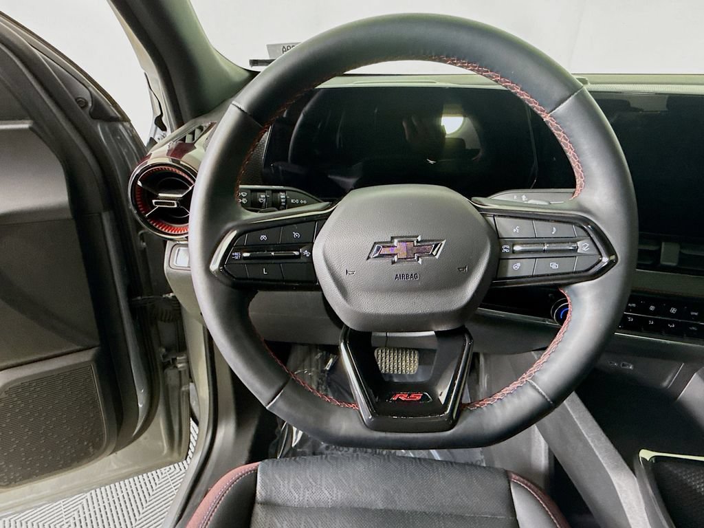 Used 2025 Chevrolet Equinox RS FWD image 13