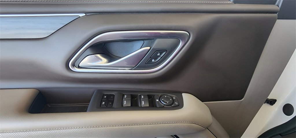 Used 2023 GMC Yukon SLT image 12