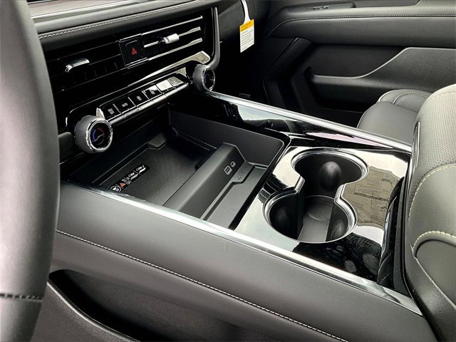 New 2026 Chevrolet Suburban Premier image 12