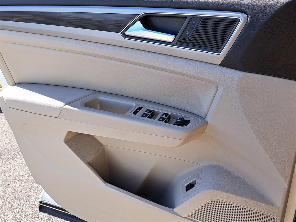 Used 2019 Volkswagen Atlas SE w/ Towing Package image 18