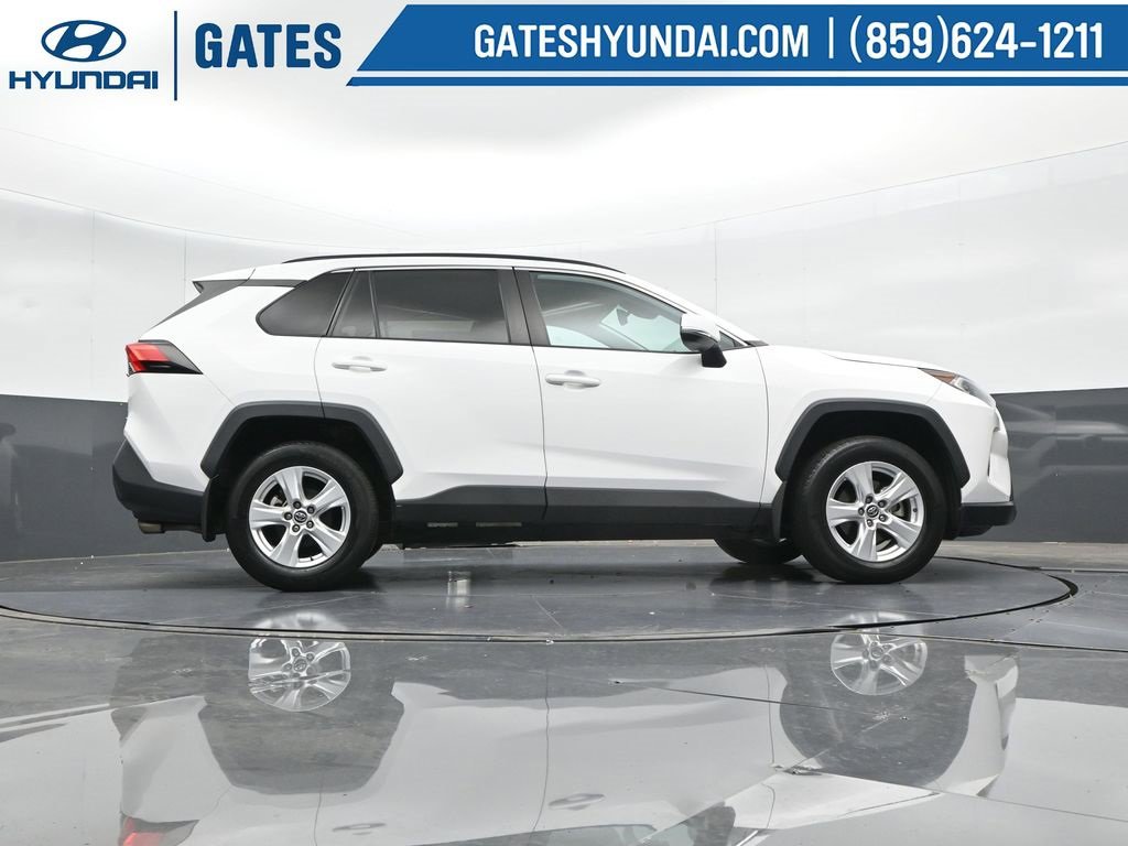 Used 2021 Toyota RAV4 XLE image 39