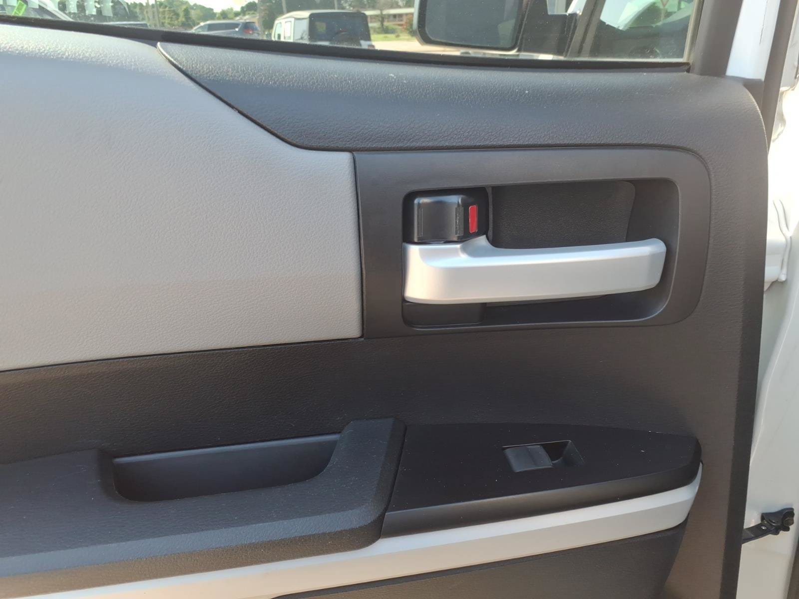 Used 2020 Toyota Tundra Limited RWD image 8