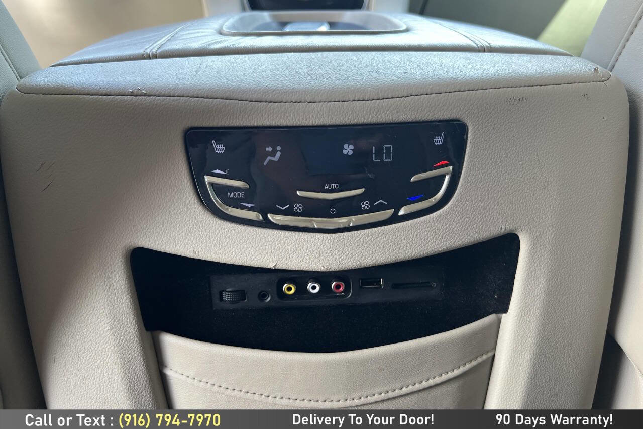 Used 2015 Cadillac Escalade Premium image 29