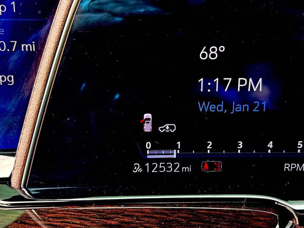 Used 2024 Cadillac Escalade ESV Sport Platinum w/ Heavy-Duty Trailer Package image 24