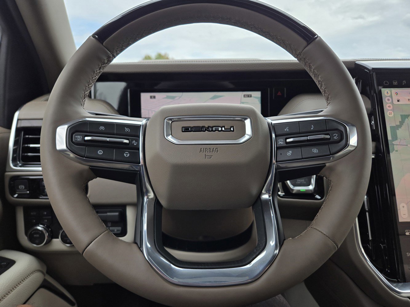 New 2026 GMC Yukon Denali w/ Denali Reserve Package image 13