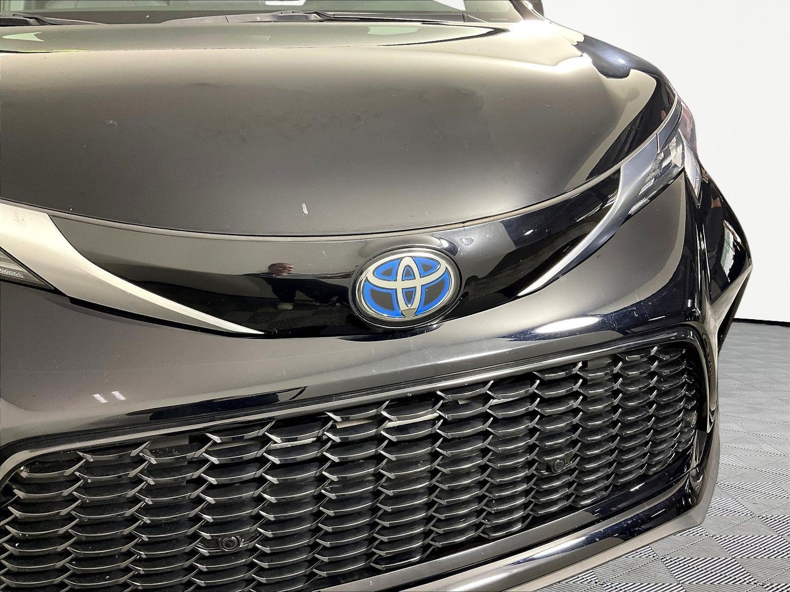 Used 2022 Toyota Sienna XSE w/ XSE Plus Package AWD/4WD image 34