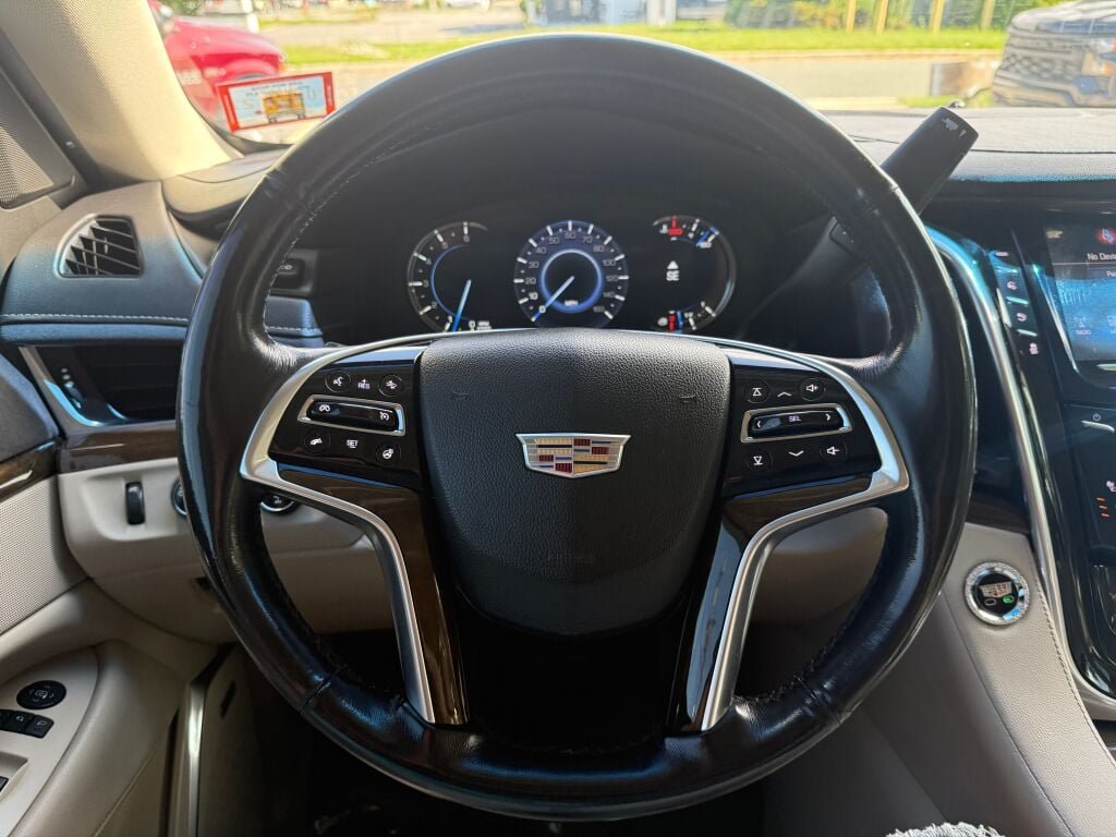 Used 2018 Cadillac Escalade ESV Premium Luxury w/ LPO, Radiant Package AWD/4WD image 11