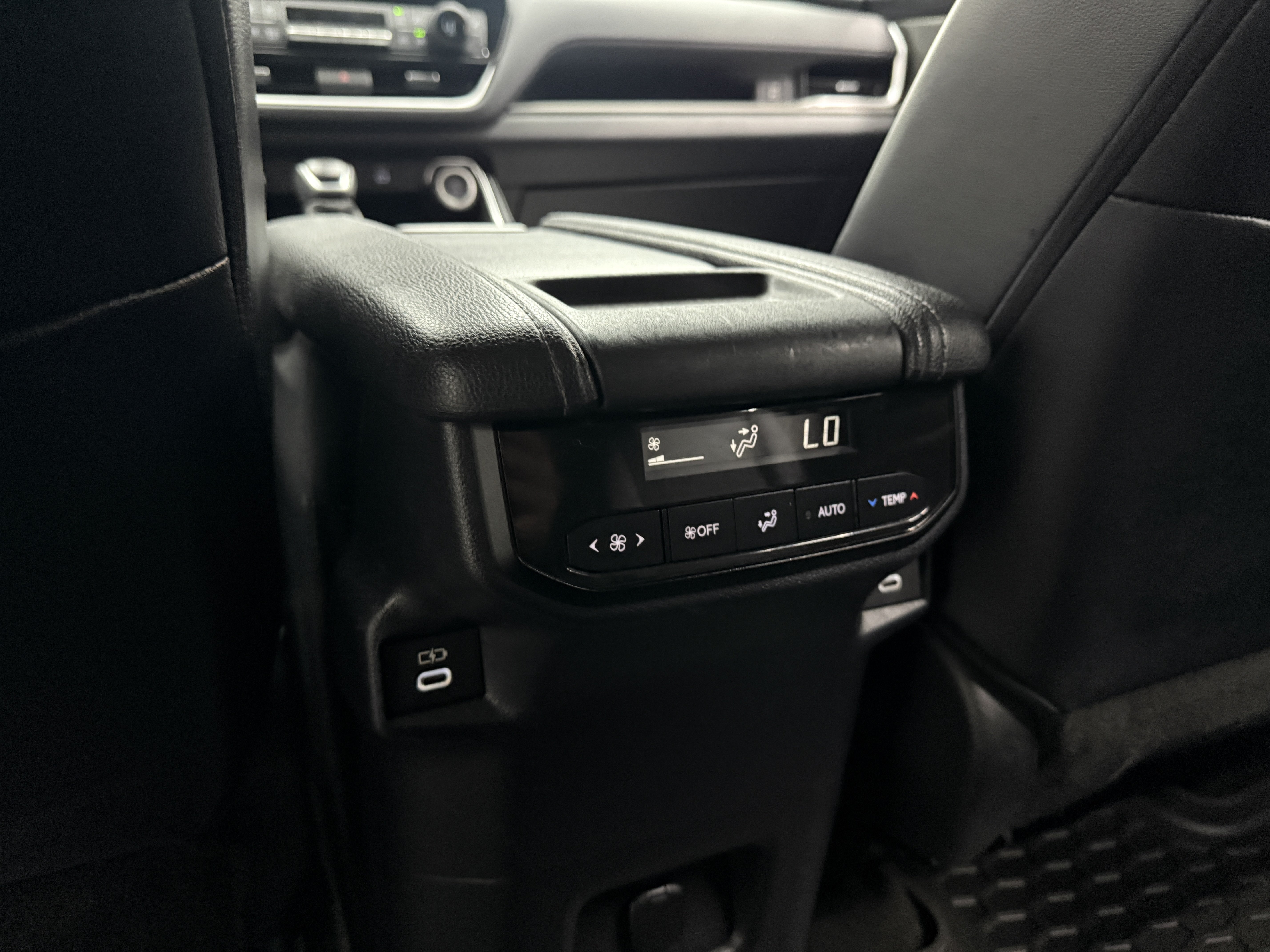 Used 2024 Toyota Grand Highlander AWD image 25