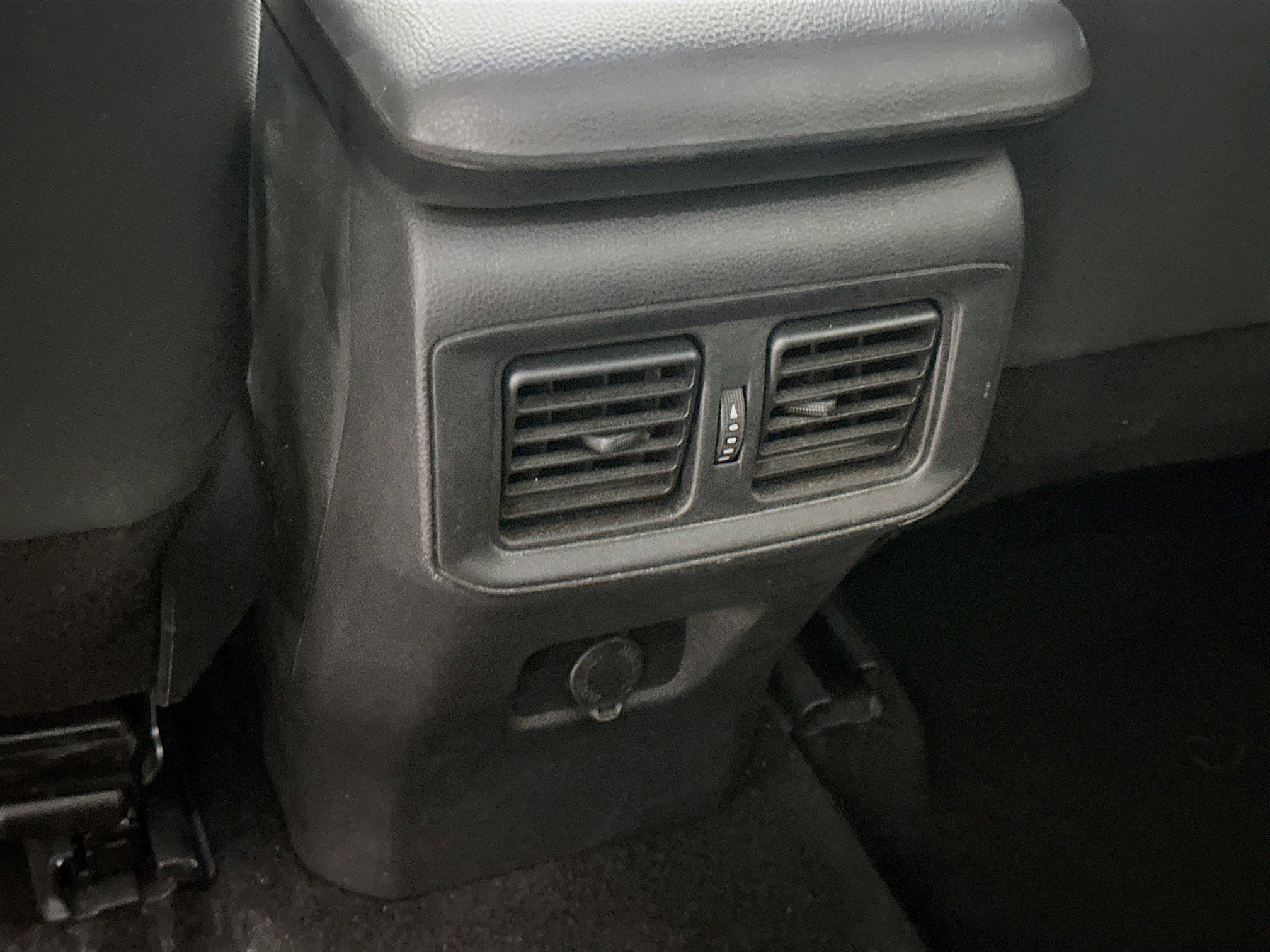 Used 2025 Toyota RAV4 LE image 28