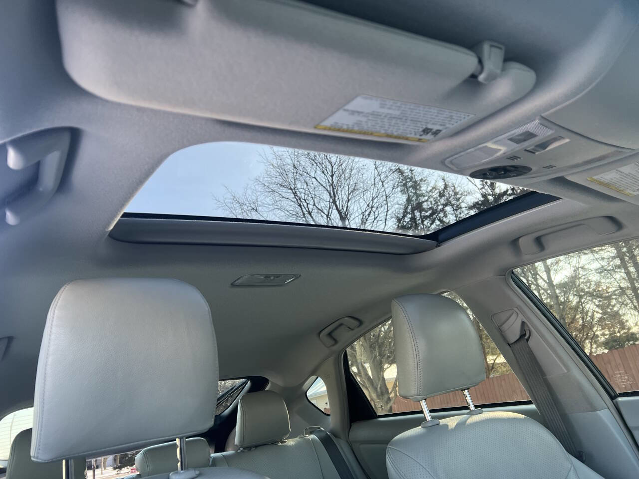 Used 2015 Toyota Prius Four w/ Deluxe Solar Roof Package image 33