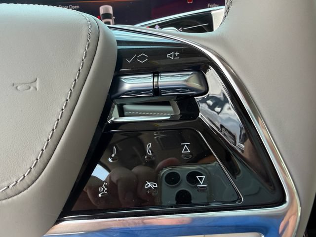 New 2026 Cadillac Escalade ESV Platinum Luxury AWD/4WD image 18