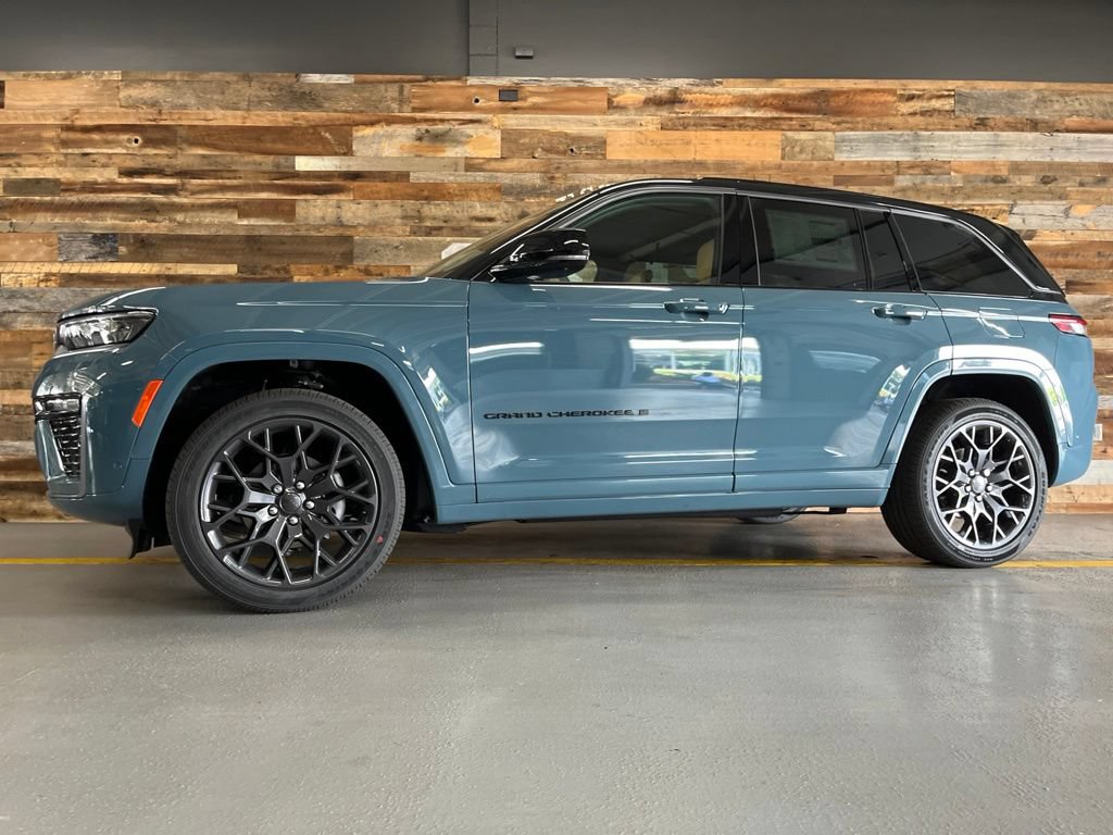 New 2026 Jeep Grand Cherokee Summit w/ Obsidian Package AWD/4WD image 46