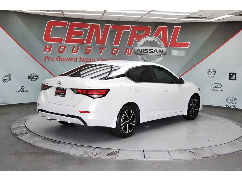 Certified 2025 Nissan Sentra SV FWD image 4
