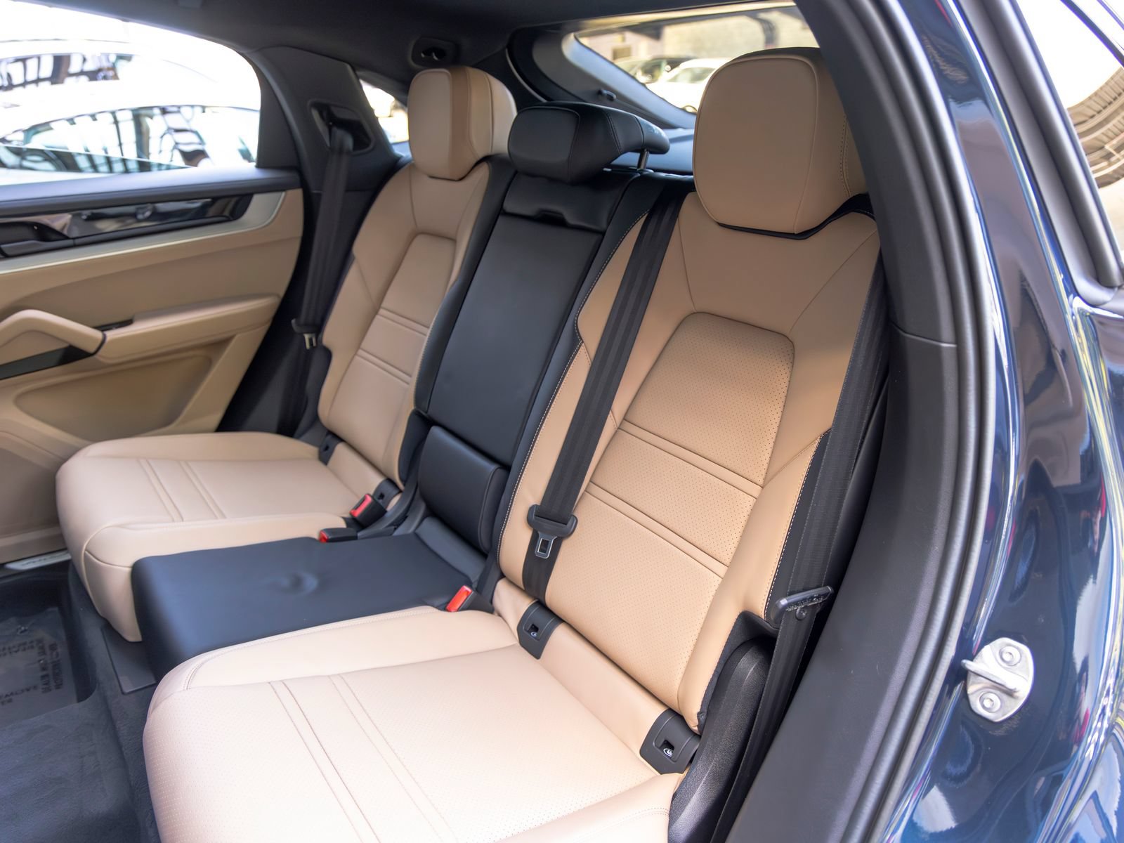 New 2026 Porsche Cayenne Coupe AWD/4WD image 47