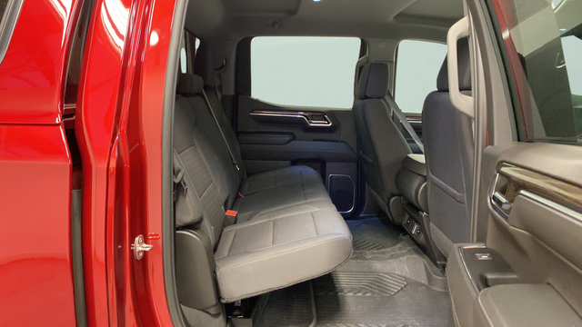 Used 2024 Chevrolet Silverado 1500 RST AWD/4WD image 31