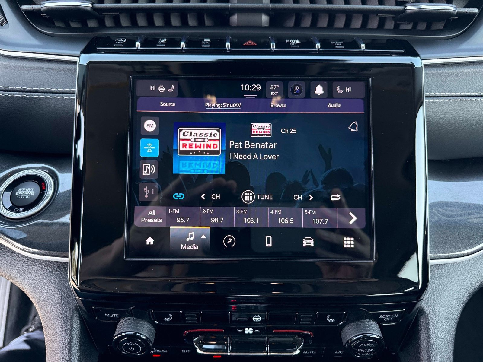 Certified 2023 Jeep Grand Cherokee L Laredo w/ Luxury Tech Group I AWD/4WD image 23