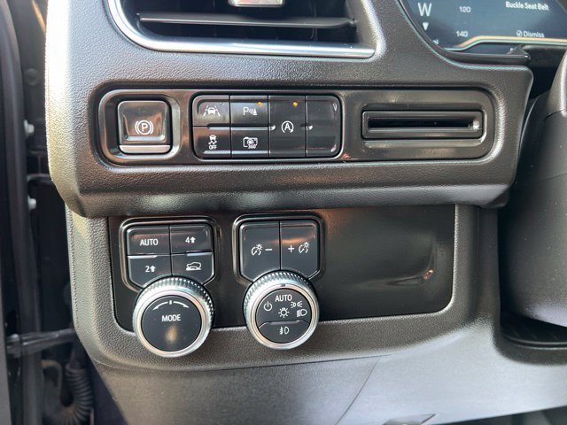 Used 2024 GMC Yukon SLT w/ SLT Luxury Package AWD/4WD image 28