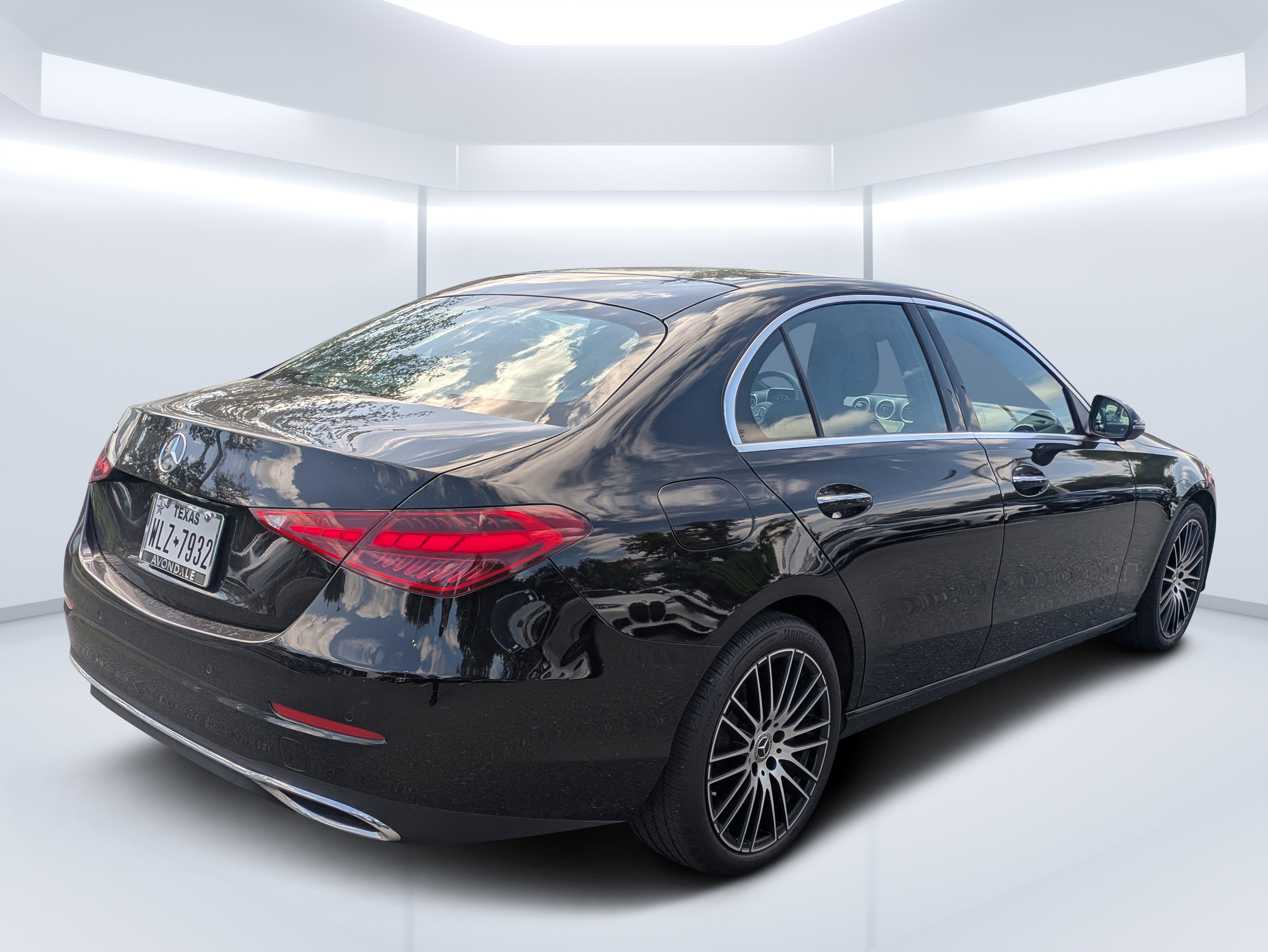 Used 2025 Mercedes-Benz C 300 Sedan image 3