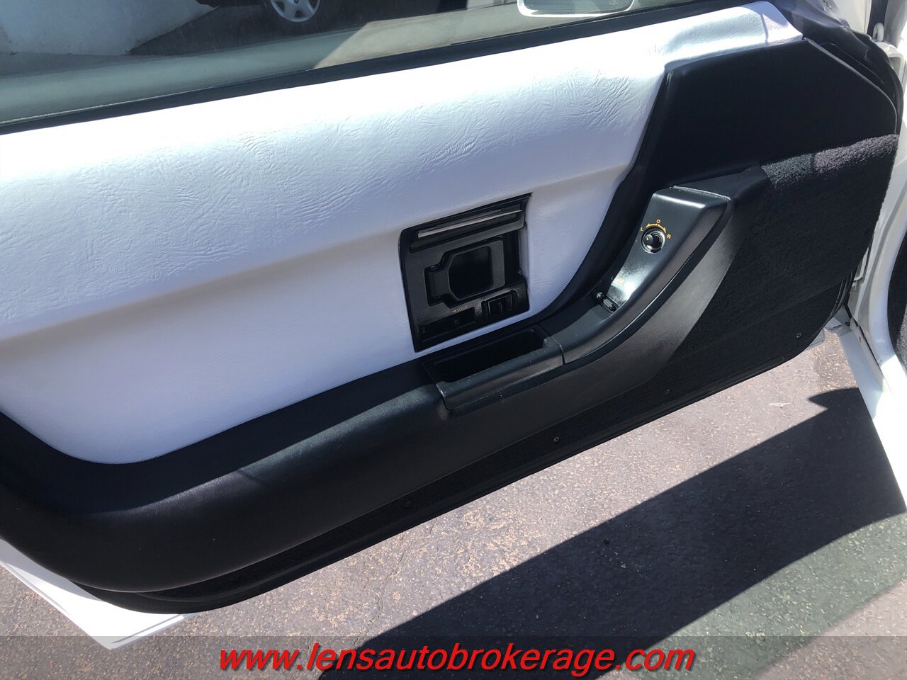Used 1992 Chevrolet Corvette Convertible RWD image 11