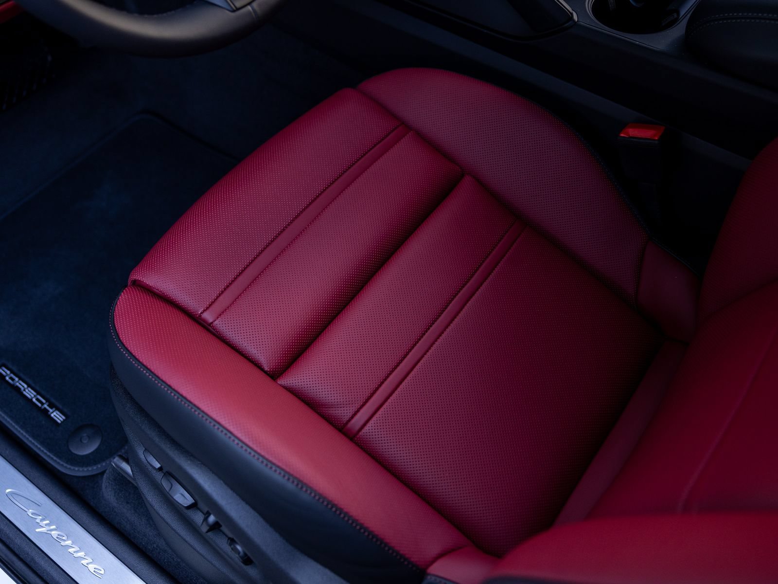 New 2026 Porsche Cayenne Coupe AWD/4WD image 28