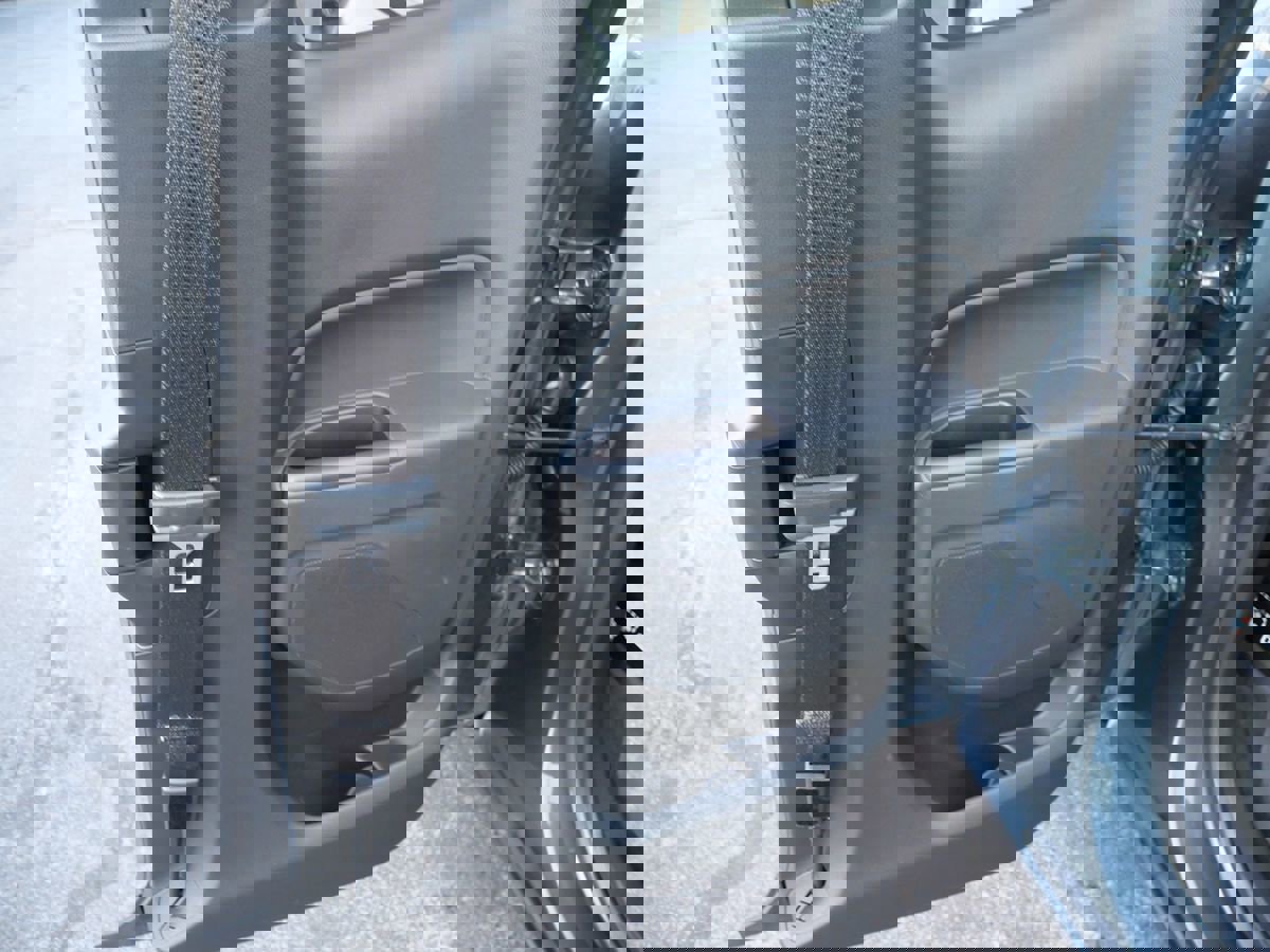 Used 2015 GMC Canyon SLE w/ All-Terrain Package image 22