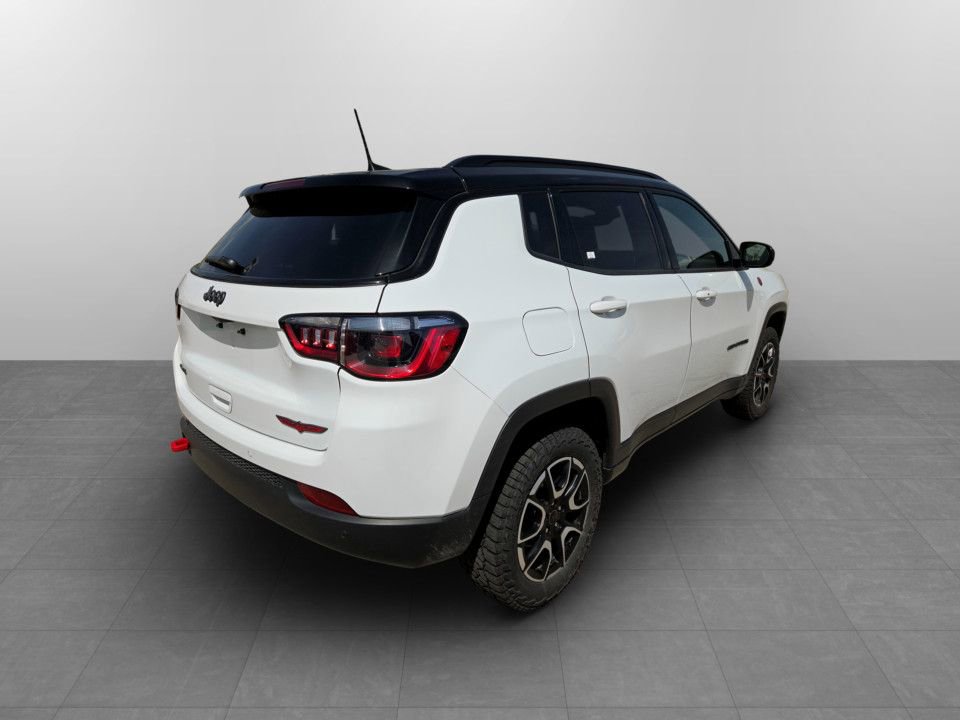 Used 2025 Jeep Compass Trailhawk AWD/4WD image 7