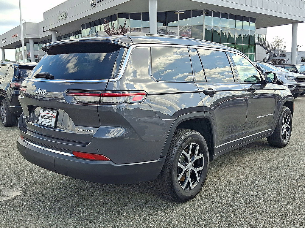Used 2025 Jeep Grand Cherokee L Limited AWD/4WD image 31