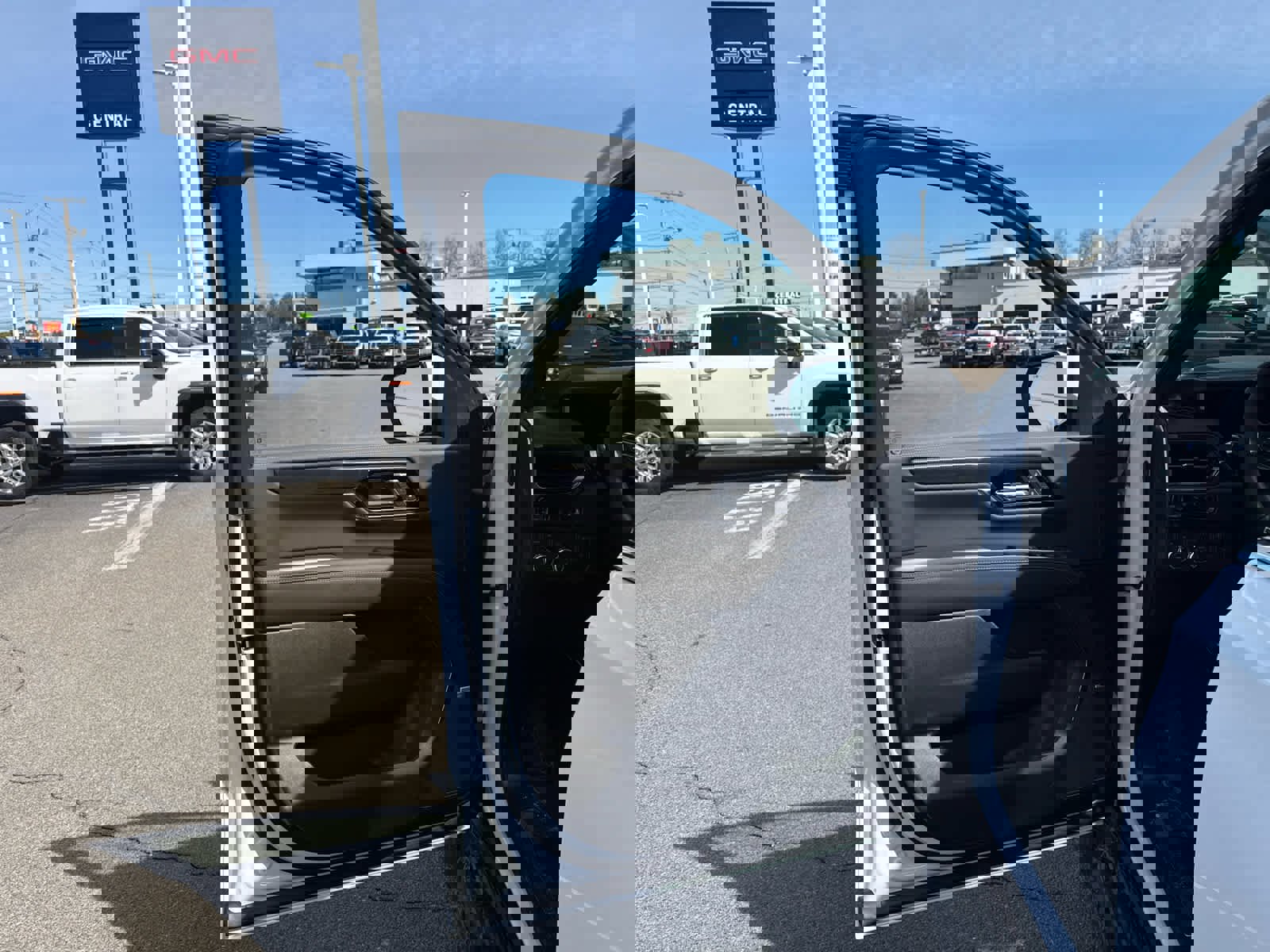 New 2026 GMC Yukon Elevation w/ Elevation Premium Package image 12