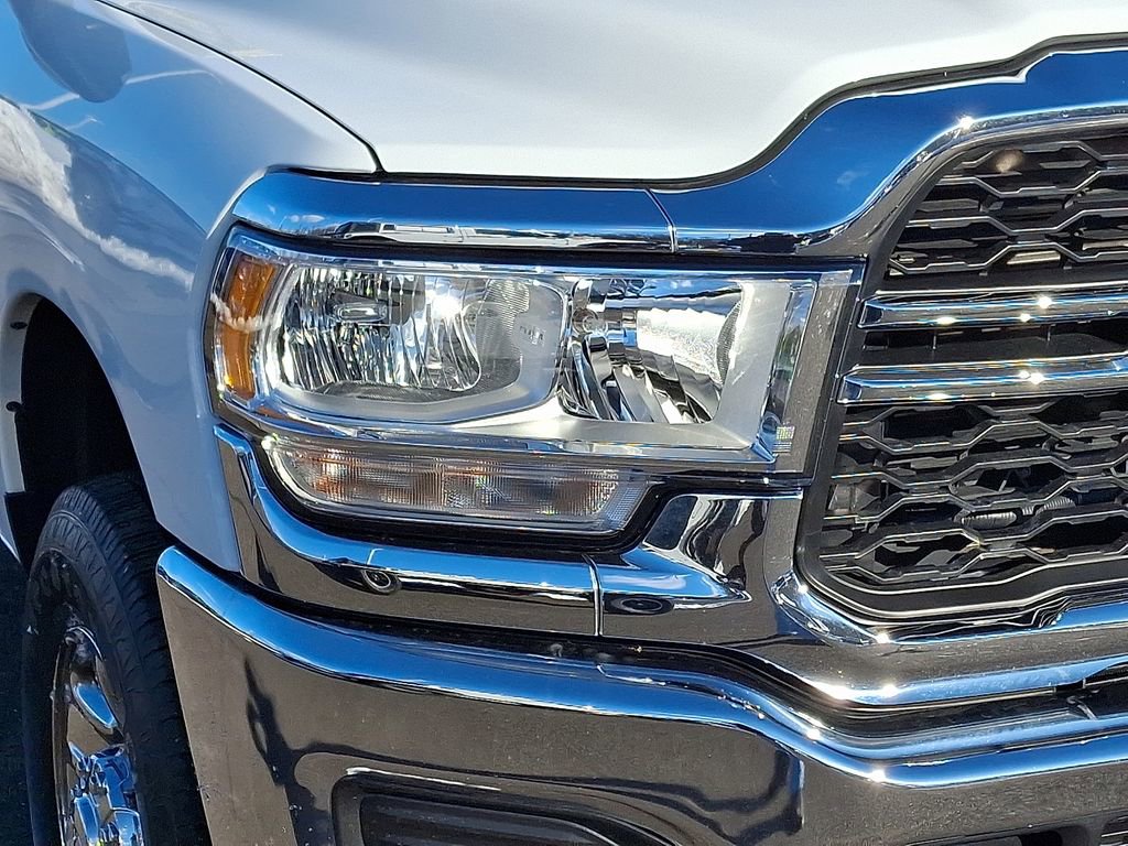 Used 2022 RAM 2500 Tradesman w/ Chrome Appearance Group image 10