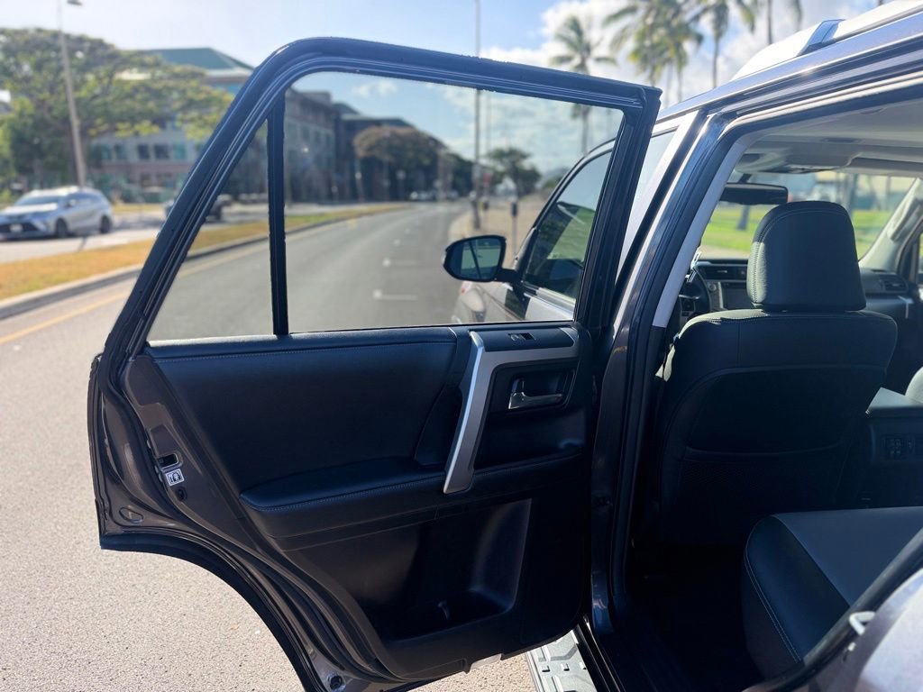 Used 2014 Toyota 4Runner SR5 RWD image 9