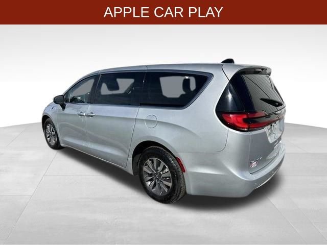 Used 2023 Chrysler Pacifica Touring-L FWD image 5