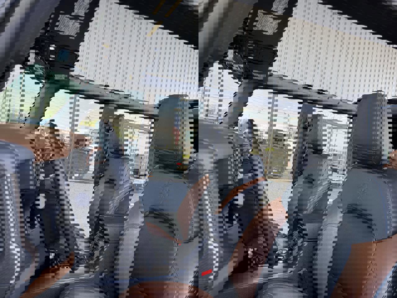 Used 2024 Ford Bronco Outer Banks image 16