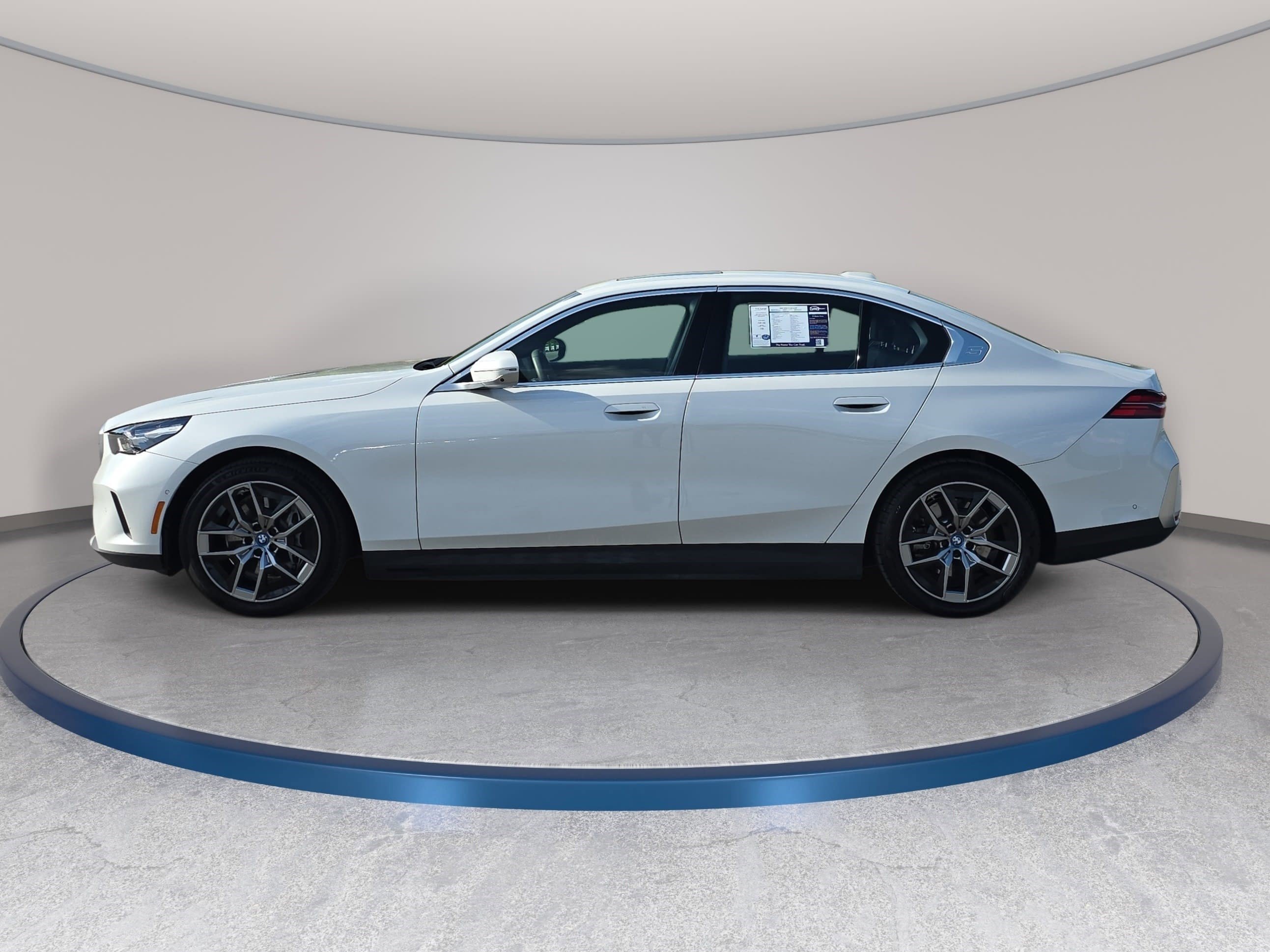 Used 2024 BMW i5 eDrive40i w/ Premium Package RWD image 7