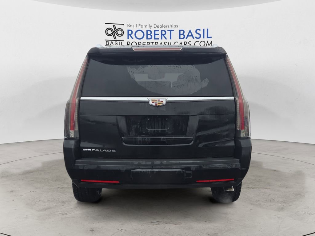 Used 2016 Cadillac Escalade Luxury image 4