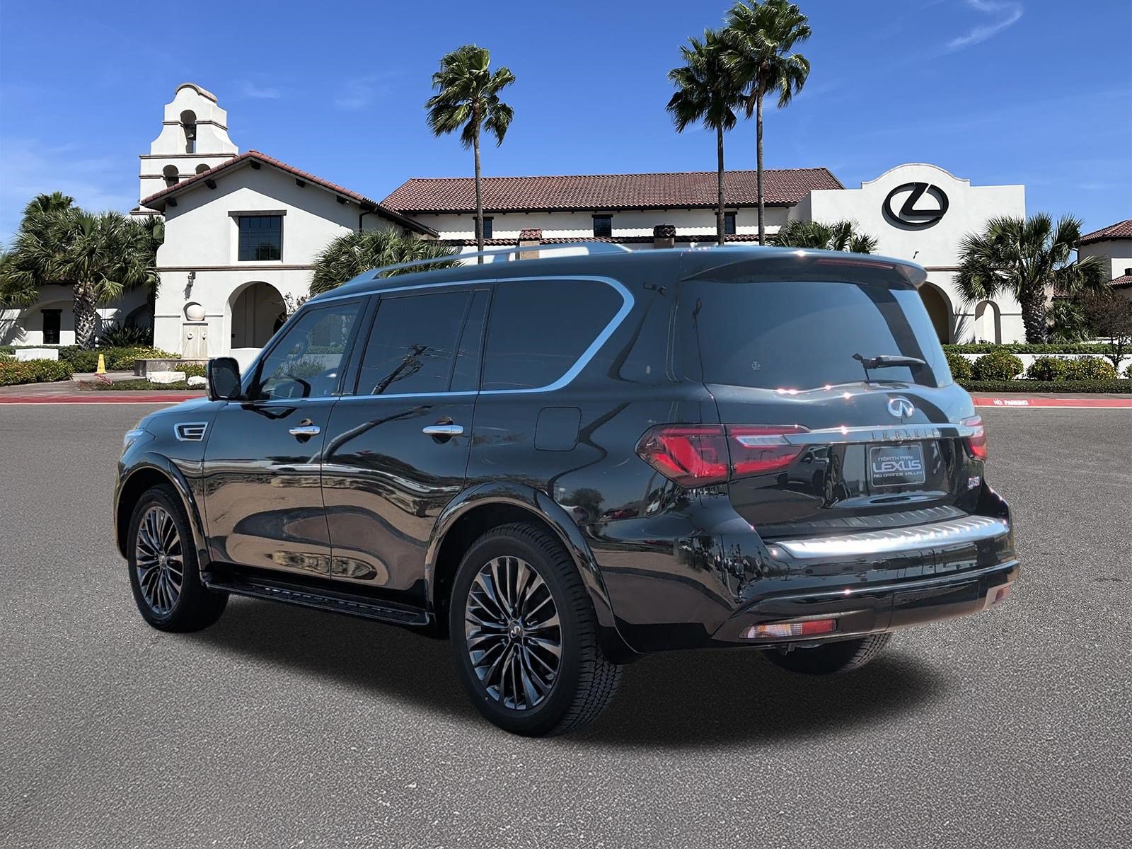 Used 2023 INFINITI QX80 Premium Select w/ Cargo Package RWD image 4