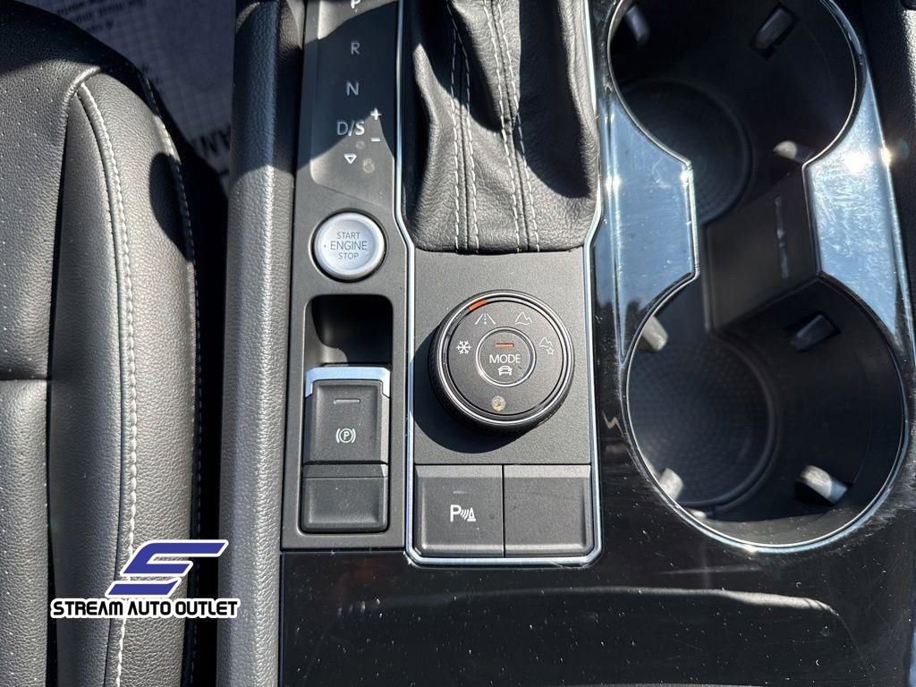 Used 2022 Volkswagen Atlas SEL R-Line image 26