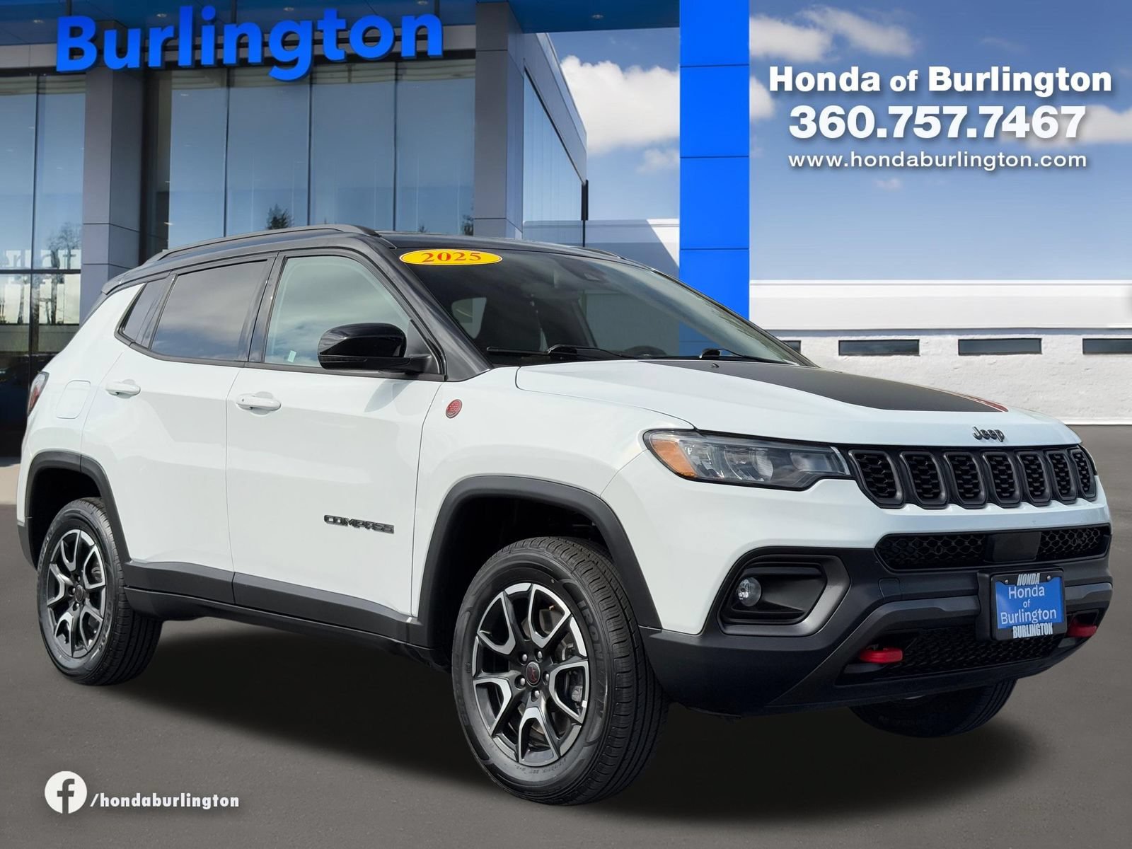 Used 2025 Jeep Compass Trailhawk AWD/4WD image 8