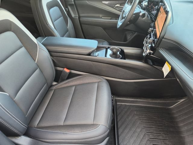 Used 2024 Chevrolet Blazer EV LT AWD/4WD image 18