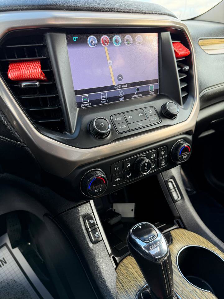 Used 2018 GMC Acadia Denali w/ Technology Package image 30