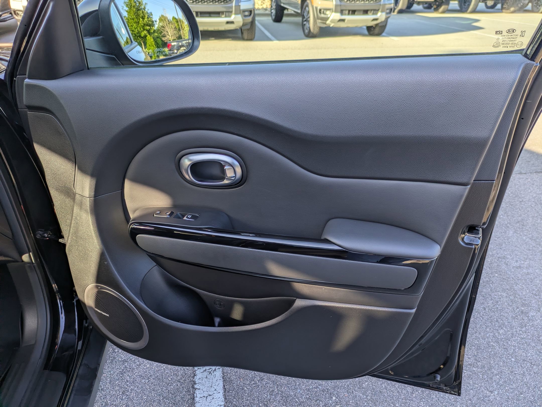 Used 2019 Kia Soul + w/ Audio Package FWD image 39