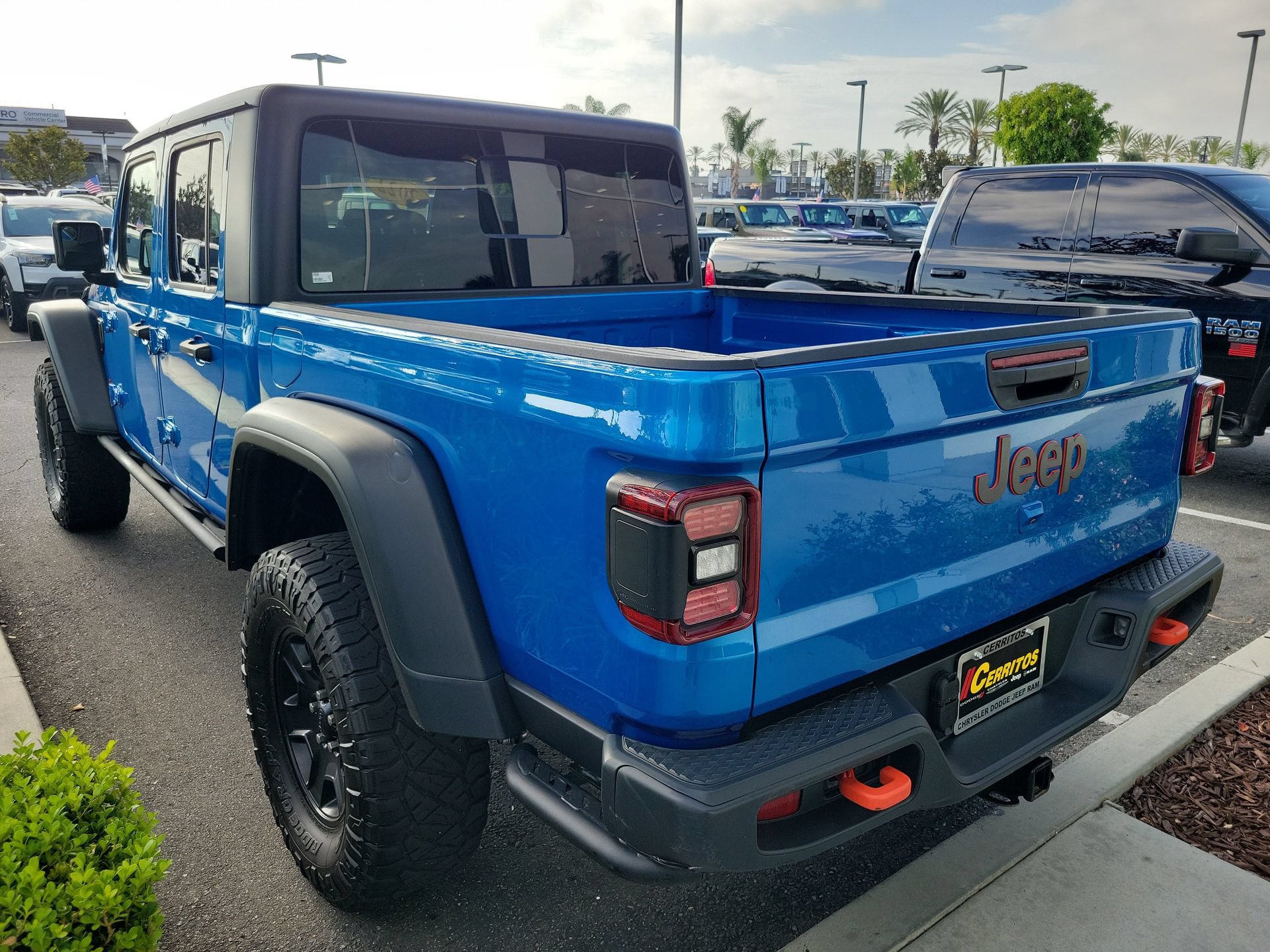 Certified 2022 Jeep Gladiator Mojave w/ LED Lighting Group AWD/4WD image 4